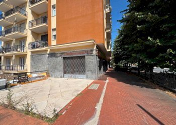 Giardino - Shop via Cesare Battisti, 109, Caraglio - photo 4