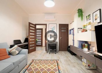 Soggiorno - Three-room apartment piazza Enrico Toti, 15, Torino (neighborhood Vanchiglietta) - photo 5