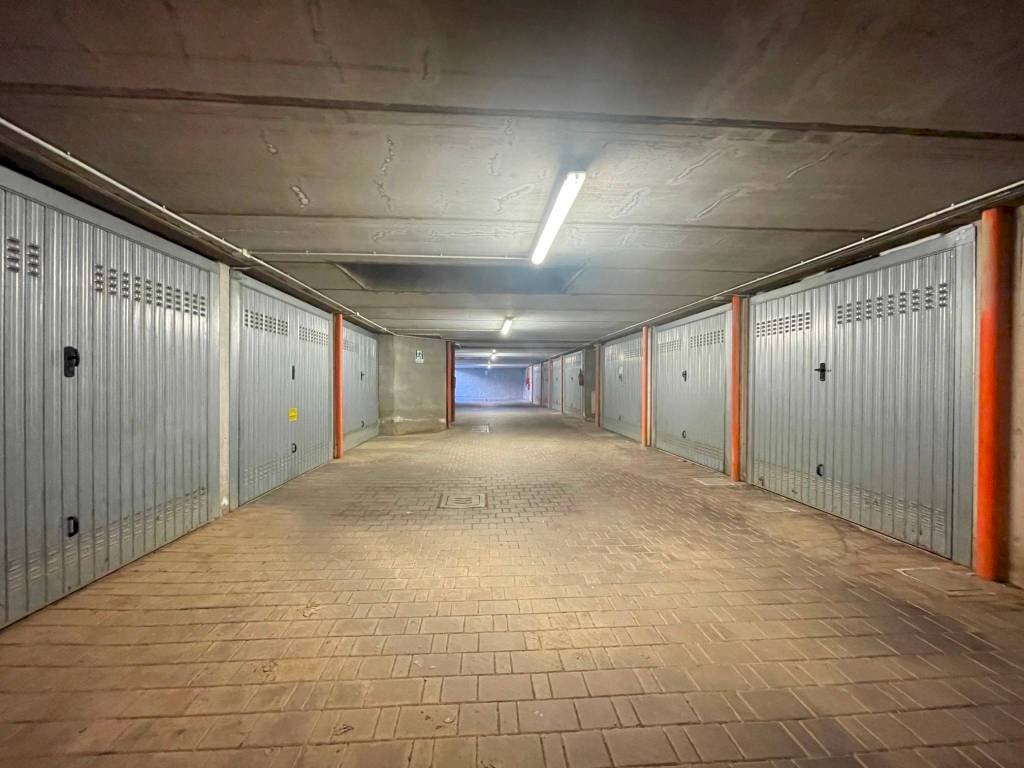 Box auto - Box via A. De Azzi Lanfranconi, 21, Bernareggio - foto 2