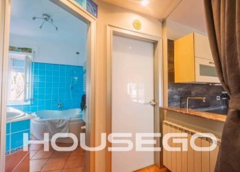 Corridoio - Trilocale via Sant'Alberto, 34, Genova (zona Sestri Ponente) - foto 9