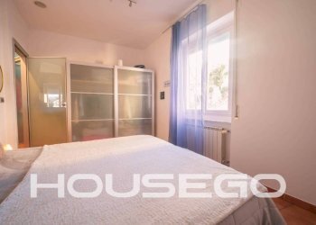 Camera da letto - Trilocale via Sant'Alberto, 34, Genova (zona Sestri Ponente) - foto 15