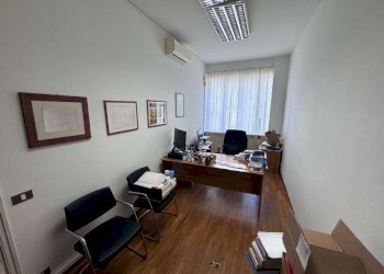 ufficio - Ufficio galleria Cavour, Bologna (zona Centro Storico) - foto 5