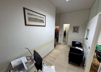 reception - Ufficio galleria Cavour, Bologna (zona Centro Storico) - foto 8