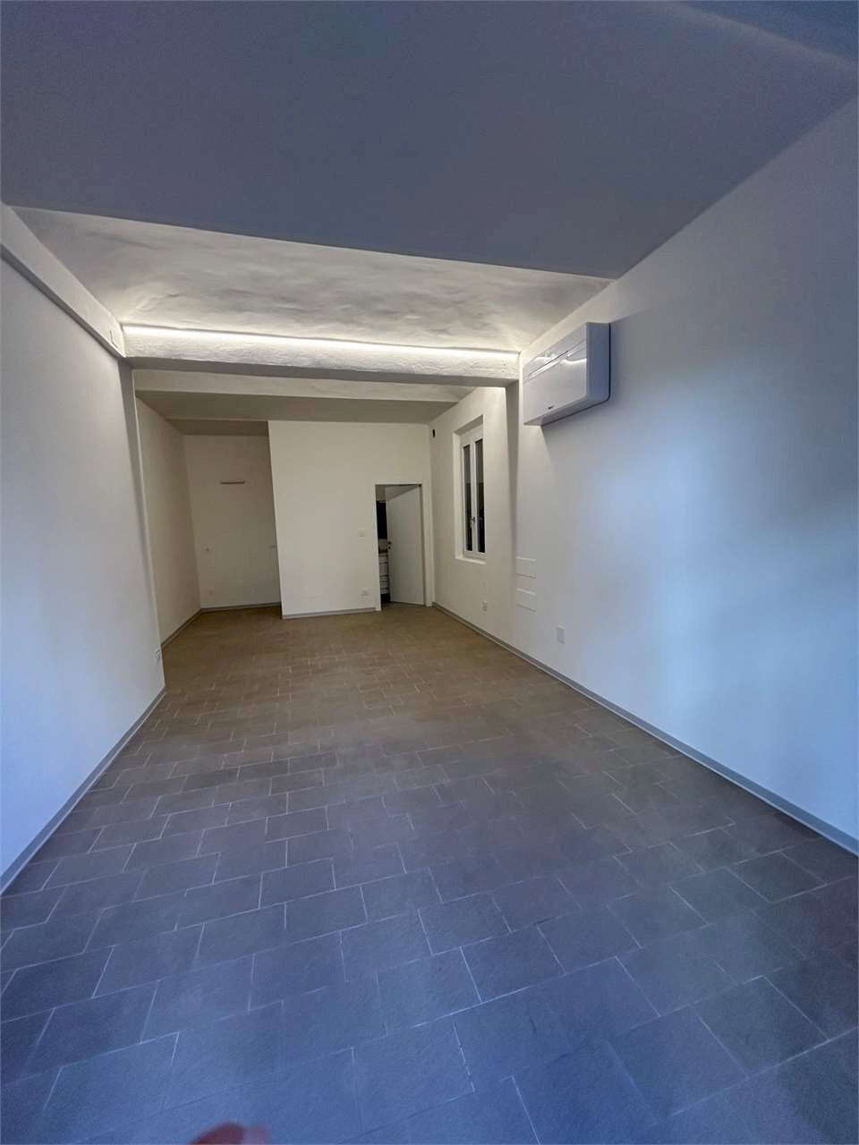 Shop Modena - photo 1