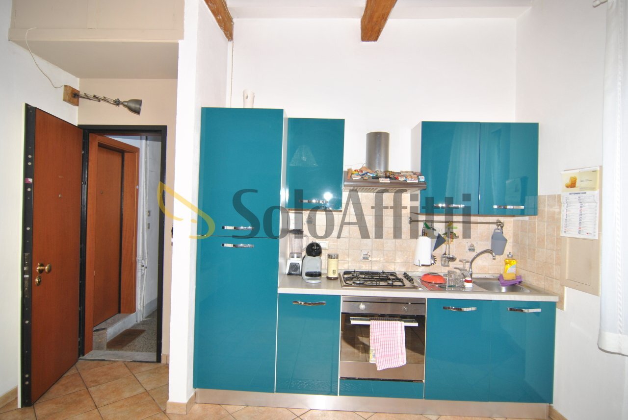 CUCINA A VISTA - Bilocale Piazza del Cisternone 17, Livorno - foto 3