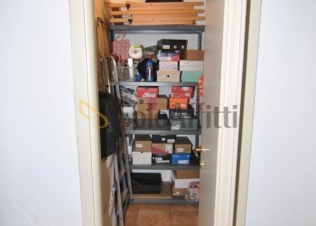 RIPOSTIGLIO - Bilocale Piazza del Cisternone 17, Livorno - foto 6