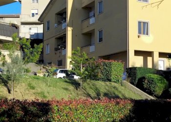 1000043069.jpg - Trilocale via Canutola di Sopra 13, Magione - foto 11