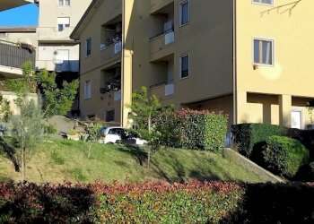 facciata - Trilocale via Canutola di Sopra 13, Magione - foto 14