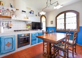 1329764-dy65g9.jpg - Villa a Schiera Via Piagola 24, Massa - foto 8