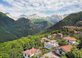 1329764-kojoc21o.jpg - Villa a Schiera Via Piagola 24, Massa - foto 12