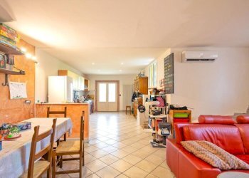 1329764-o9d4iy0g.jpg - Villa a Schiera Via Piagola 24, Massa - foto 16