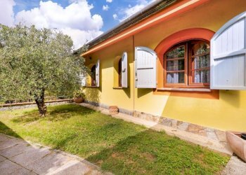 1329764-wbje43ntu.jpg - Villa a Schiera Via Piagola 24, Massa - foto 29