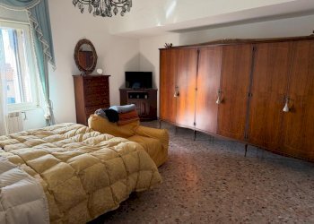 ca10.jpg - Villa Trifamiliare Carrara - foto 10