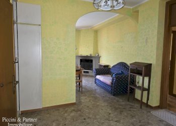 04.jpg - Quadrilocale Via Anton Maria Garbi 2, Tuoro sul Trasimeno - foto 5