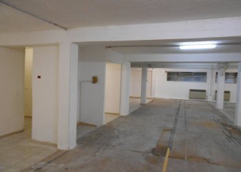 interrato..JPG - Locale Commerciale Reggio nell'Emilia - foto 3