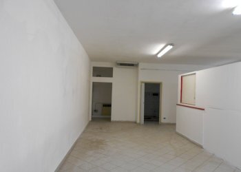 piano terra.JPG - Locale Commerciale Reggio nell'Emilia - foto 5