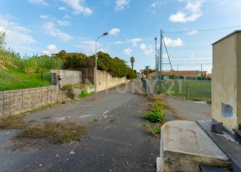 Piazza delle Scuole (3).jpg - Show room Via delle Scuole 1, Aci Castello - foto 3