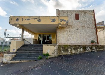 Piazza delle Scuole (5).jpg - Show room Via delle Scuole 1, Aci Castello - foto 5