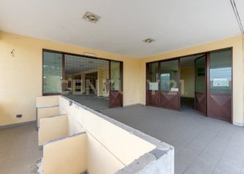 Piazza delle Scuole (6).jpg - Show room Via delle Scuole 1, Aci Castello - foto 6