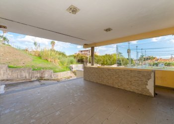 Piazza delle Scuole (7).jpg - Show room Via delle Scuole 1, Aci Castello - foto 7