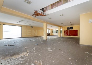 Piazza delle Scuole (12).jpg - Show room Via delle Scuole 1, Aci Castello - foto 9