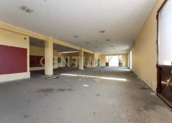 Piazza delle Scuole (13).jpg - Show room Via delle Scuole 1, Aci Castello - foto 10