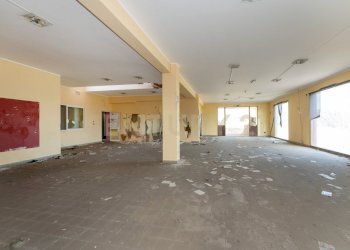 Piazza delle Scuole (16).jpg - Show room Via delle Scuole 1, Aci Castello - foto 12