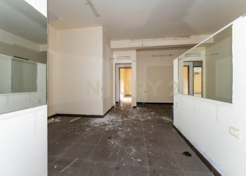 Piazza delle Scuole (20).jpg - Show room Via delle Scuole 1, Aci Castello - foto 13