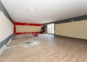 Piazza delle Scuole (33).jpg - Show room Via delle Scuole 1, Aci Castello - foto 25