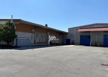 IMG-20250530-WA0040_risultato.jpg - Commercial Premises Via Giosuè Carducci 17, San Pietro Mosezzo - photo 4