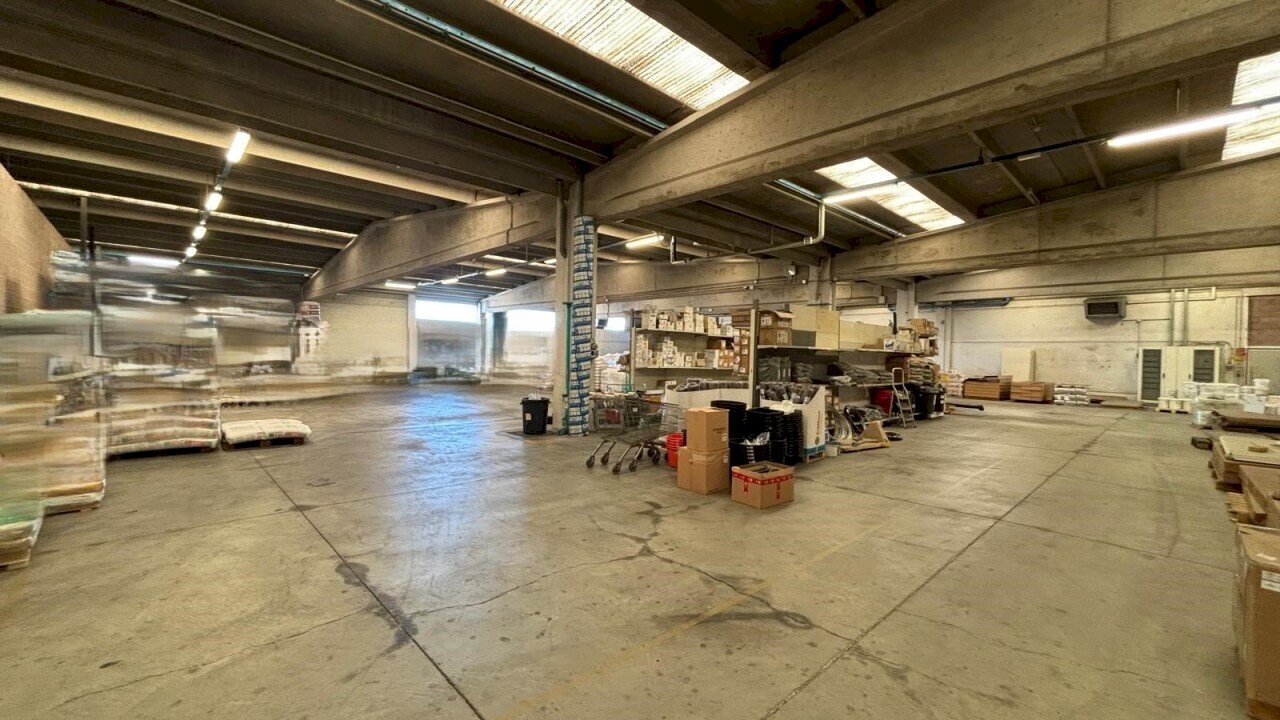 WhatsApp Image 2024-09-19 at 16.15.09 (2).jpeg - Locale Commerciale Via Giovanni Scazzola 74, Alessandria - foto 1