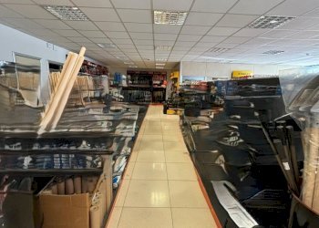 WhatsApp Image 2024-09-19 at 16.15.08 (1).jpeg - Locale Commerciale Via Giovanni Scazzola 74, Alessandria - foto 7