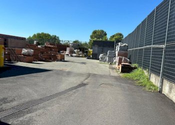 WhatsApp Image 2024-09-19 at 16.15.13 (1).jpeg - Locale Commerciale Via Giovanni Scazzola 74, Alessandria - foto 14