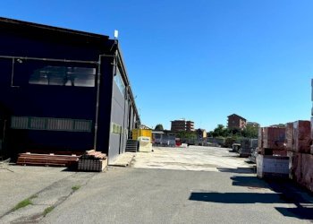 WhatsApp Image 2024-09-19 at 16.15.14.jpeg - Locale Commerciale Via Giovanni Scazzola 74, Alessandria - foto 17