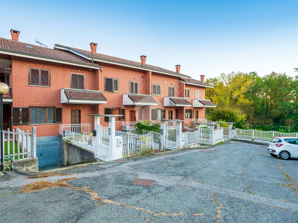 Villa a Schiera Via San Carlo, San Francesco al Campo - foto 2