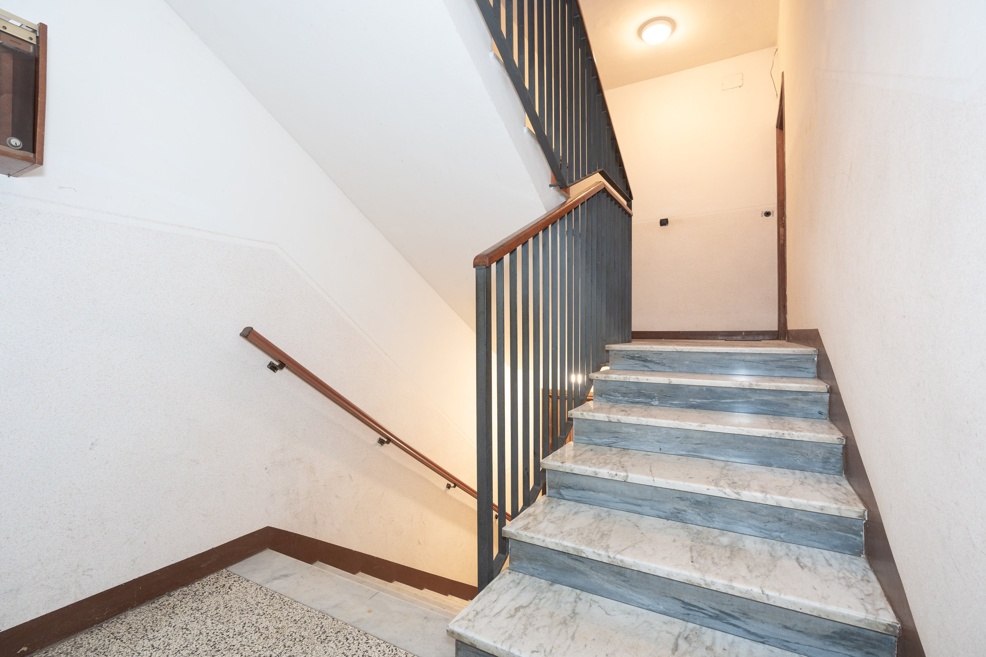 ingresso condominio - Quadrilocale Via Fiume, 5, Saluzzo - foto 3