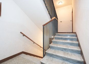 ingresso condominio - Quadrilocale Via Fiume, 5, Saluzzo - foto 3