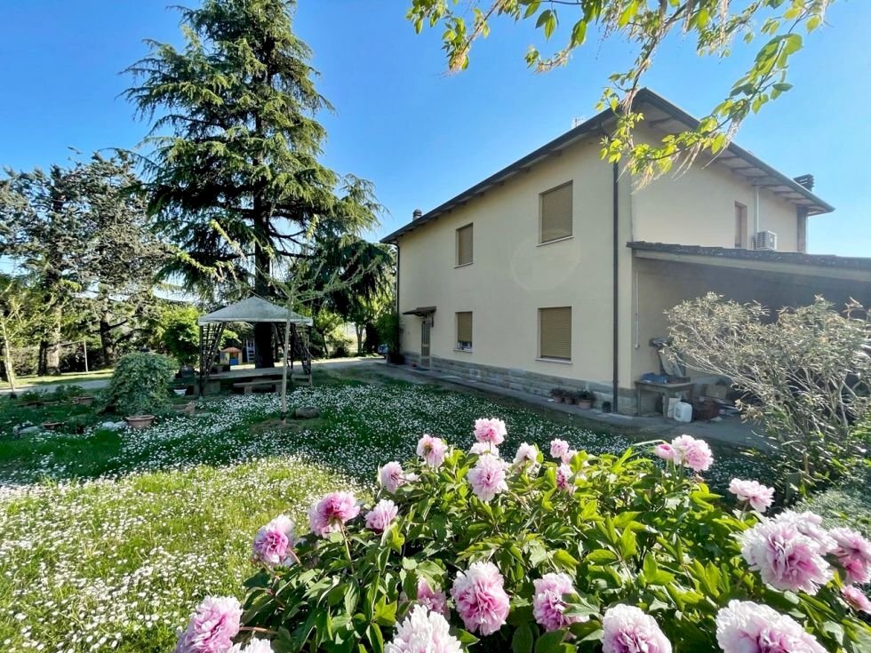 Villa Imola - foto 1