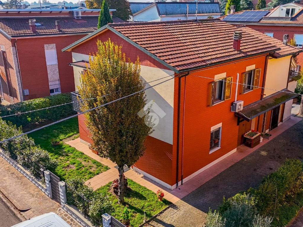 Casa indipendente Via Fratelli Cairoli, Carpi - foto 1