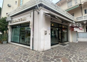 Shop Via Rotonda 1 Maggio, Cervia - photo 2