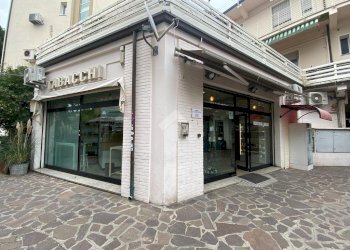 Shop Via Rotonda 1 Maggio, Cervia - photo 22