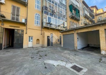 Box Via Luigi Cibrario, Torino (zona San Donato) - foto 3