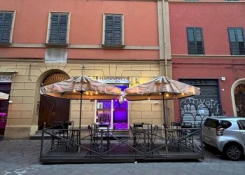 Bar - Tabacchi - Ricevitoria Via de' Castagnoli, Bologna (zona Centro Storico) - foto 4