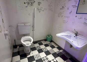 Bar - Tabacchi - Ricevitoria Via de' Castagnoli, Bologna (zona Centro Storico) - foto 7