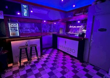 Bar - Tabacchi - Ricevitoria Via de' Castagnoli, Bologna (zona Centro Storico) - foto 13