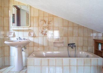 Two-room apartment Viale Brigate Partigiane, Pornassio - photo 12