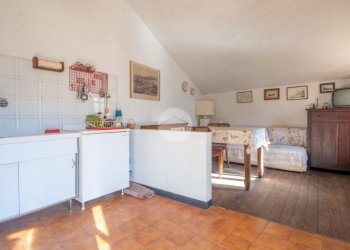Three-room apartment Vico Chiuso, Rezzo - photo 9
