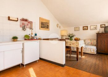 Three-room apartment Via Generale G. B. Dian, Rezzo - photo 6