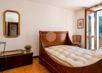 Three-room apartment Via Generale G. B. Dian, Rezzo - photo 10