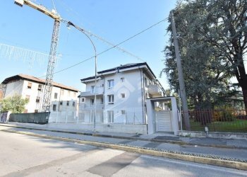Three-room apartment Via Alessandro Volta, Vignate - photo 15